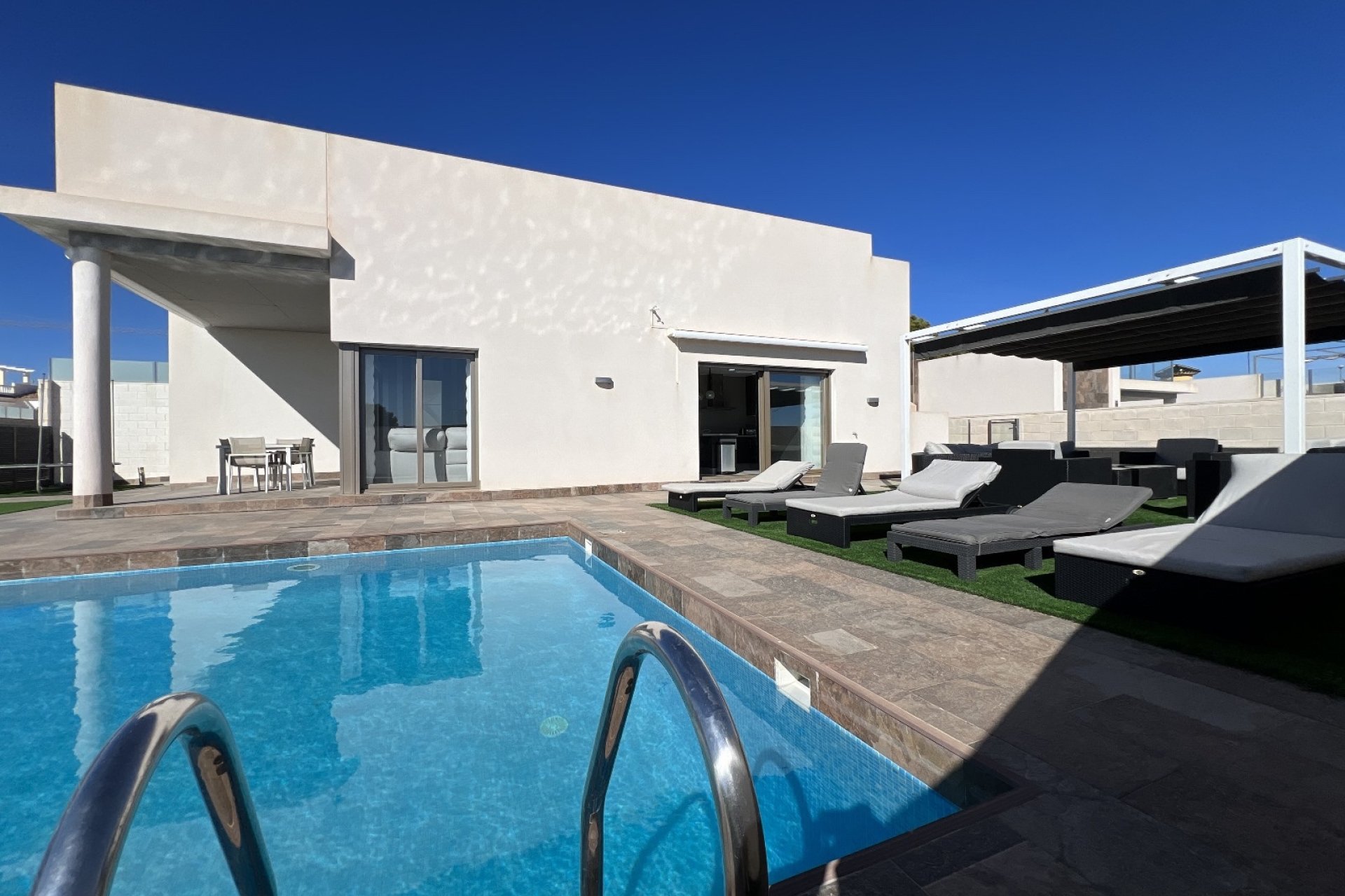 Herverkoop - Villa -
Orihuela Costa - Costa Blanca