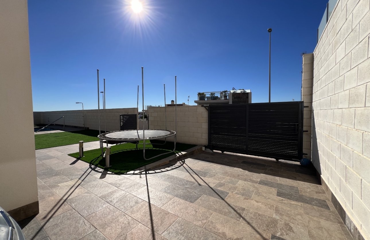 Herverkoop - Villa -
Orihuela Costa - Costa Blanca