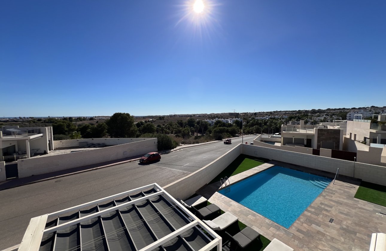 Herverkoop - Villa -
Orihuela Costa - Costa Blanca