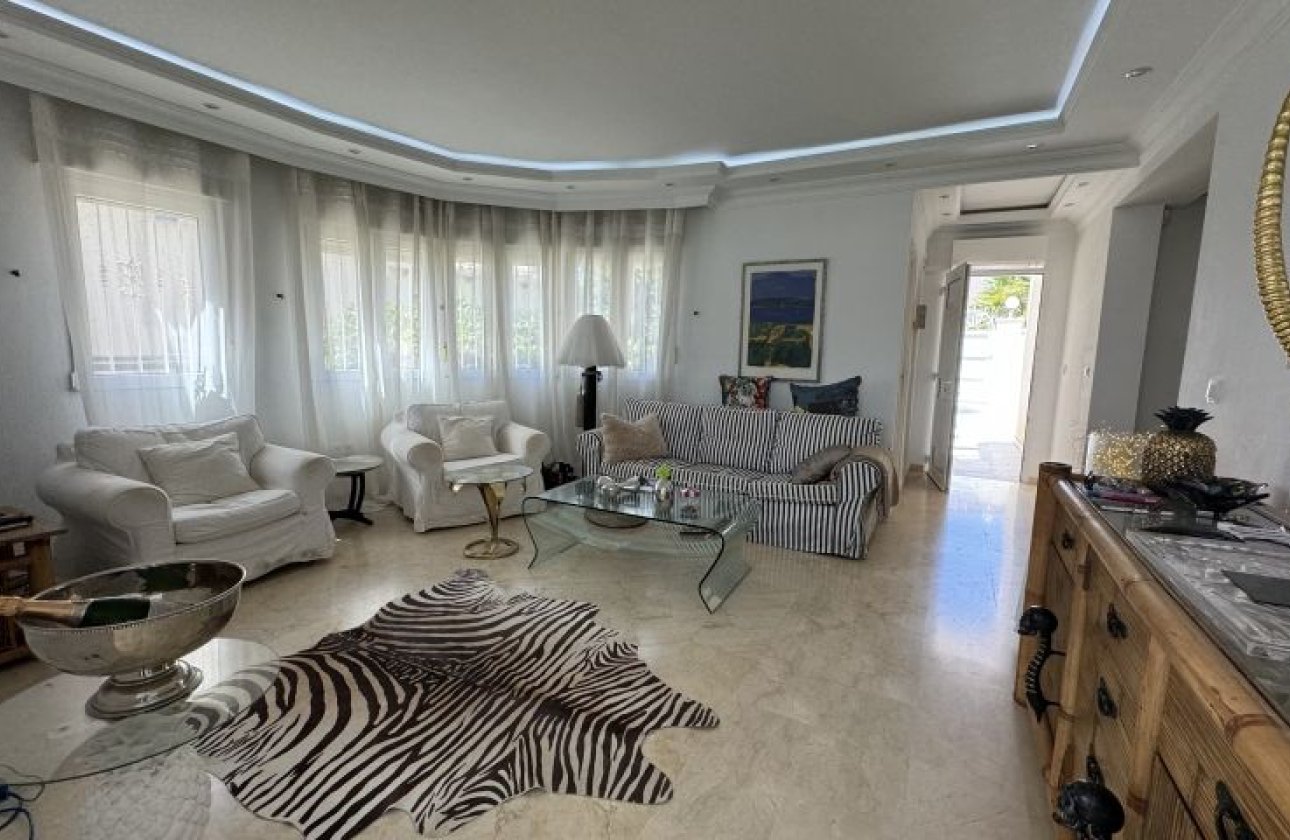 Herverkoop - Villa -
Orihuela Costa - Costa Blanca