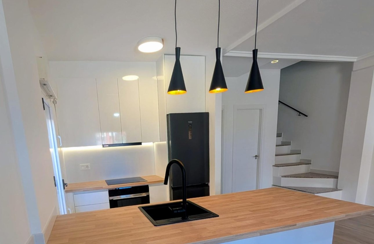 Herverkoop - Villa -
Orihuela Costa - Costa Blanca