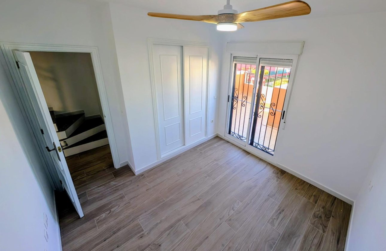 Herverkoop - Villa -
Orihuela Costa - Costa Blanca