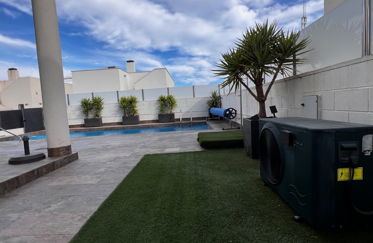 Herverkoop - Villa -
Orihuela Costa - Costa Blanca