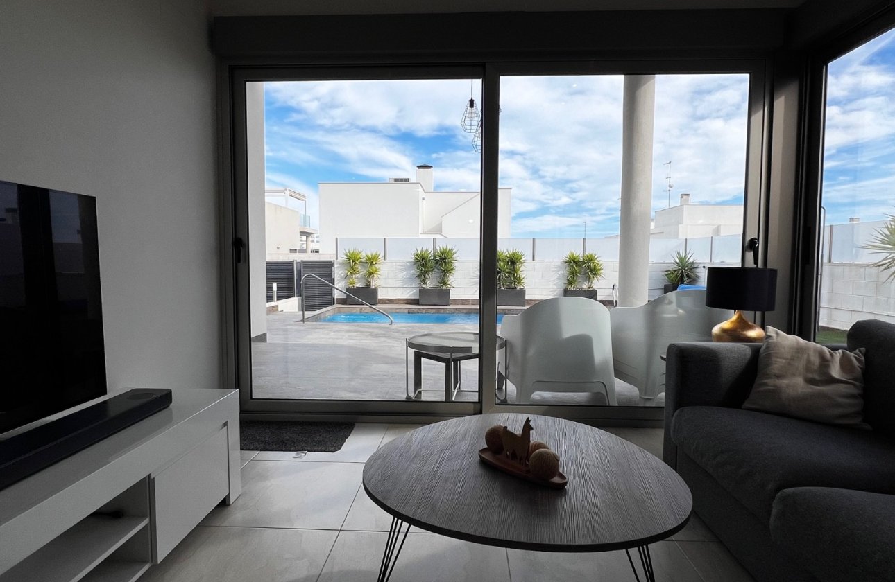 Herverkoop - Villa -
Orihuela Costa - Costa Blanca