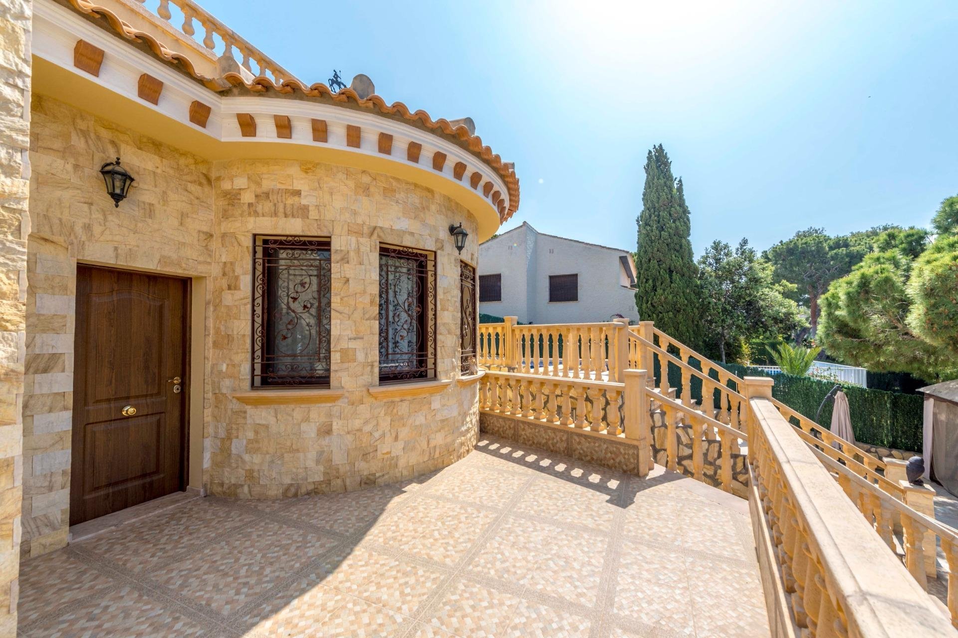 Herverkoop - Villa -
Orihuela Costa - Costa Blanca