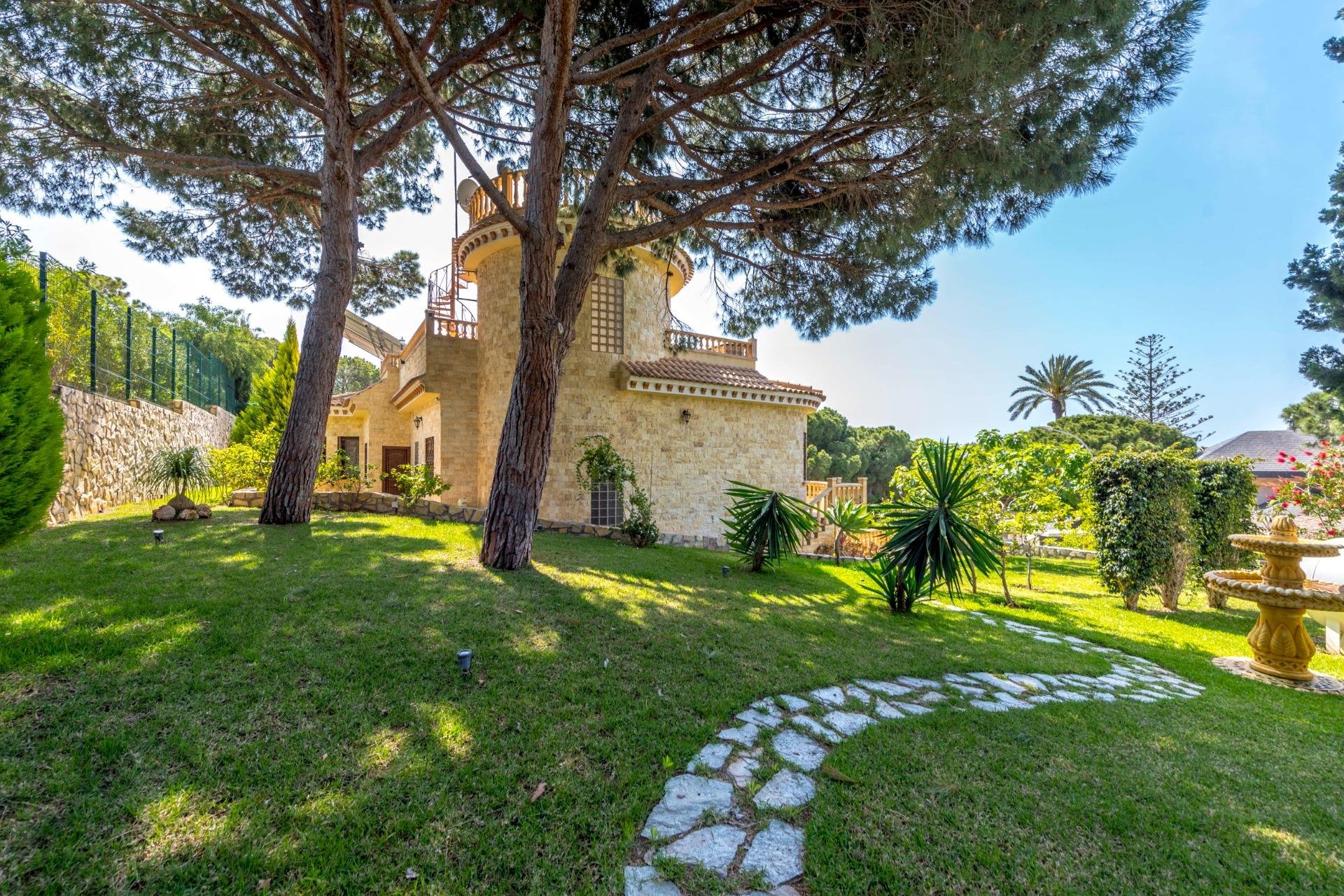Herverkoop - Villa -
Orihuela Costa - Costa Blanca