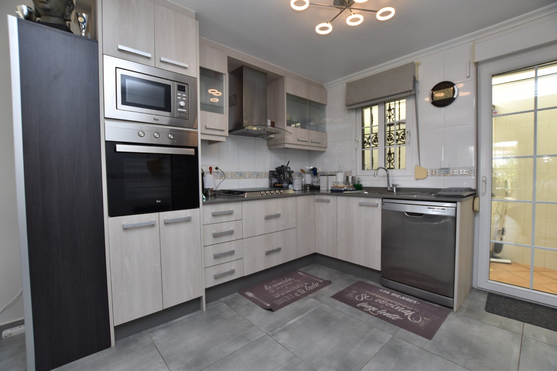 Herverkoop - Villa -
Orihuela Costa - Costa Blanca