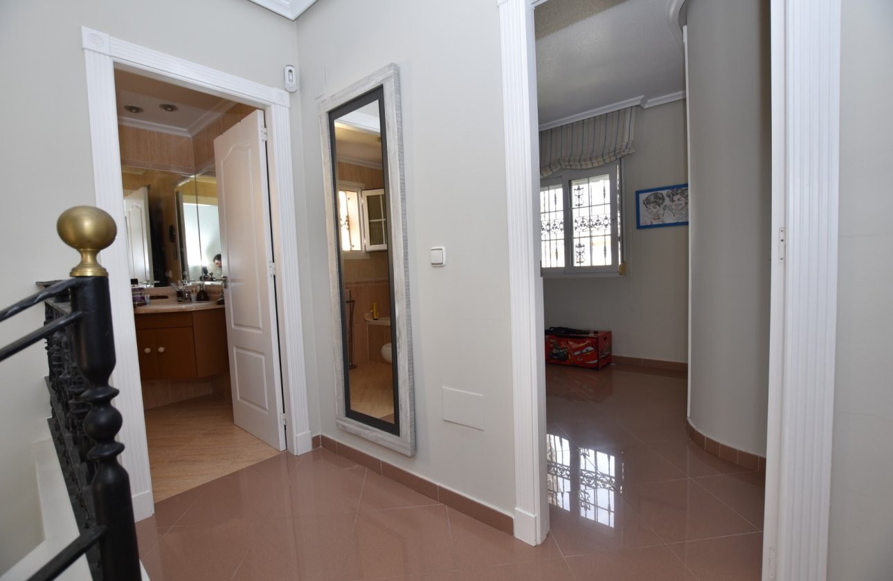 Herverkoop - Villa -
Orihuela Costa - Costa Blanca