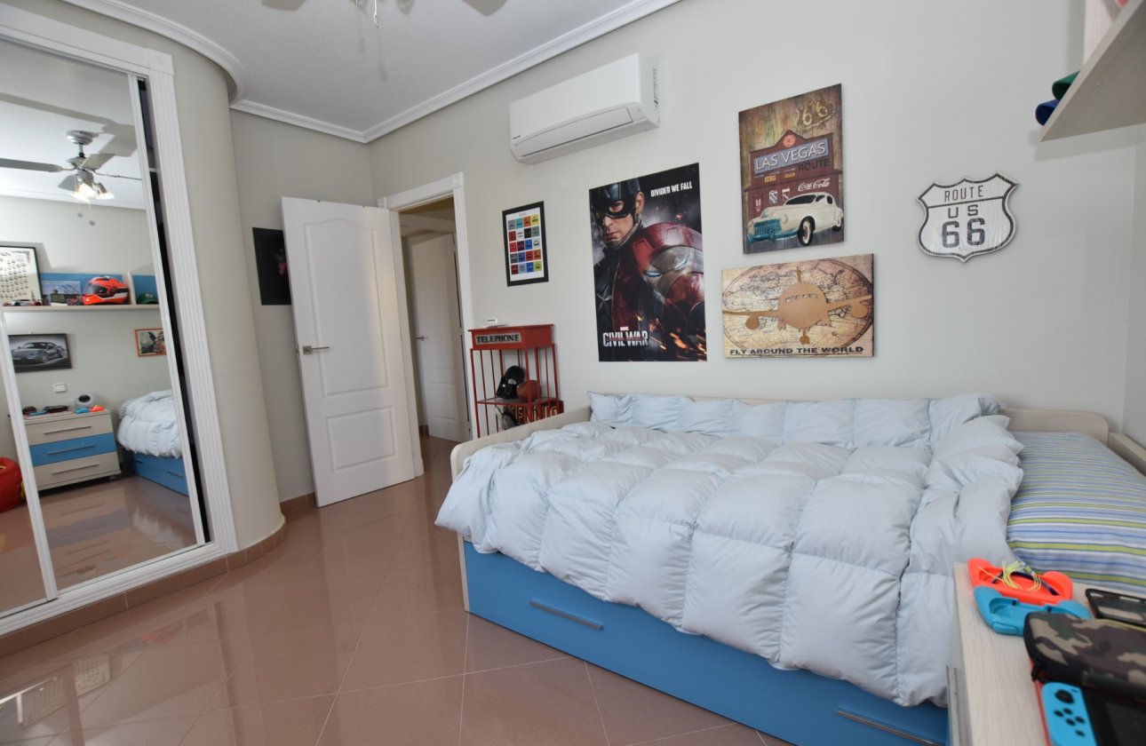 Herverkoop - Villa -
Orihuela Costa - Costa Blanca
