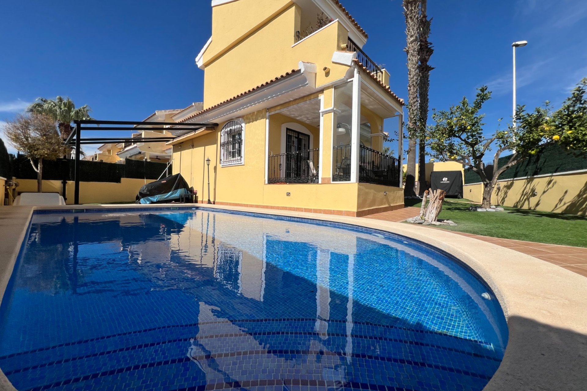 Herverkoop - Villa -
Orihuela Costa - Costa Blanca