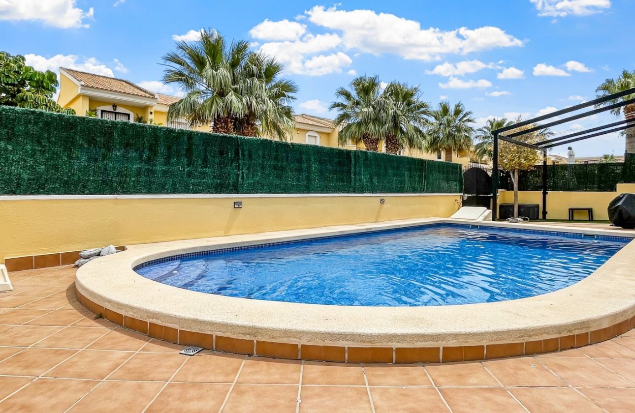 Herverkoop - Villa -
Orihuela Costa - Costa Blanca