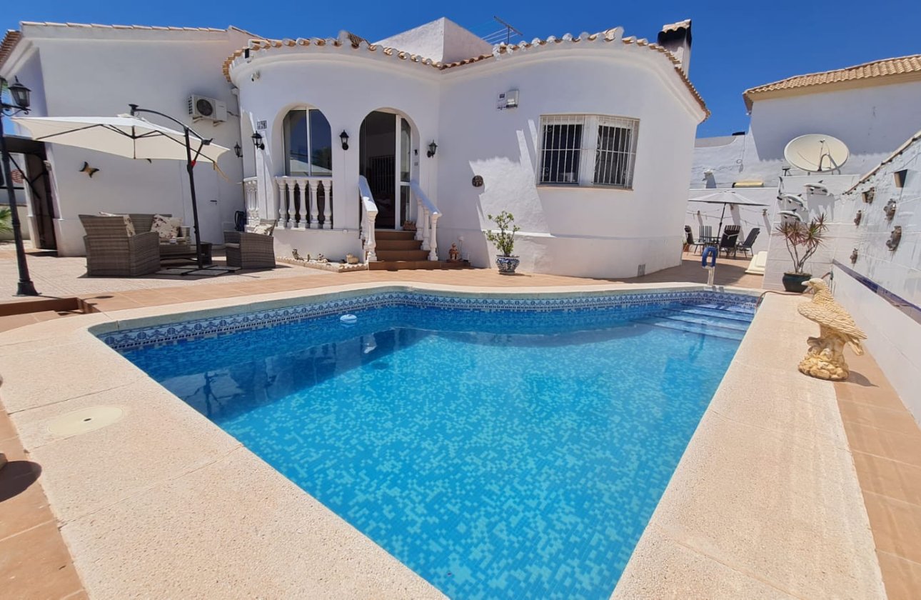 Herverkoop - Villa -
Orihuela Costa - Costa Blanca