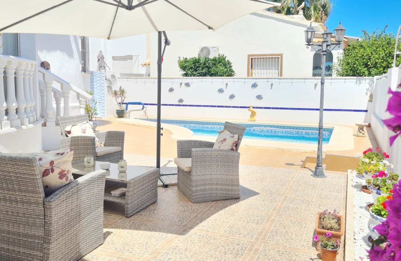 Herverkoop - Villa -
Orihuela Costa - Costa Blanca