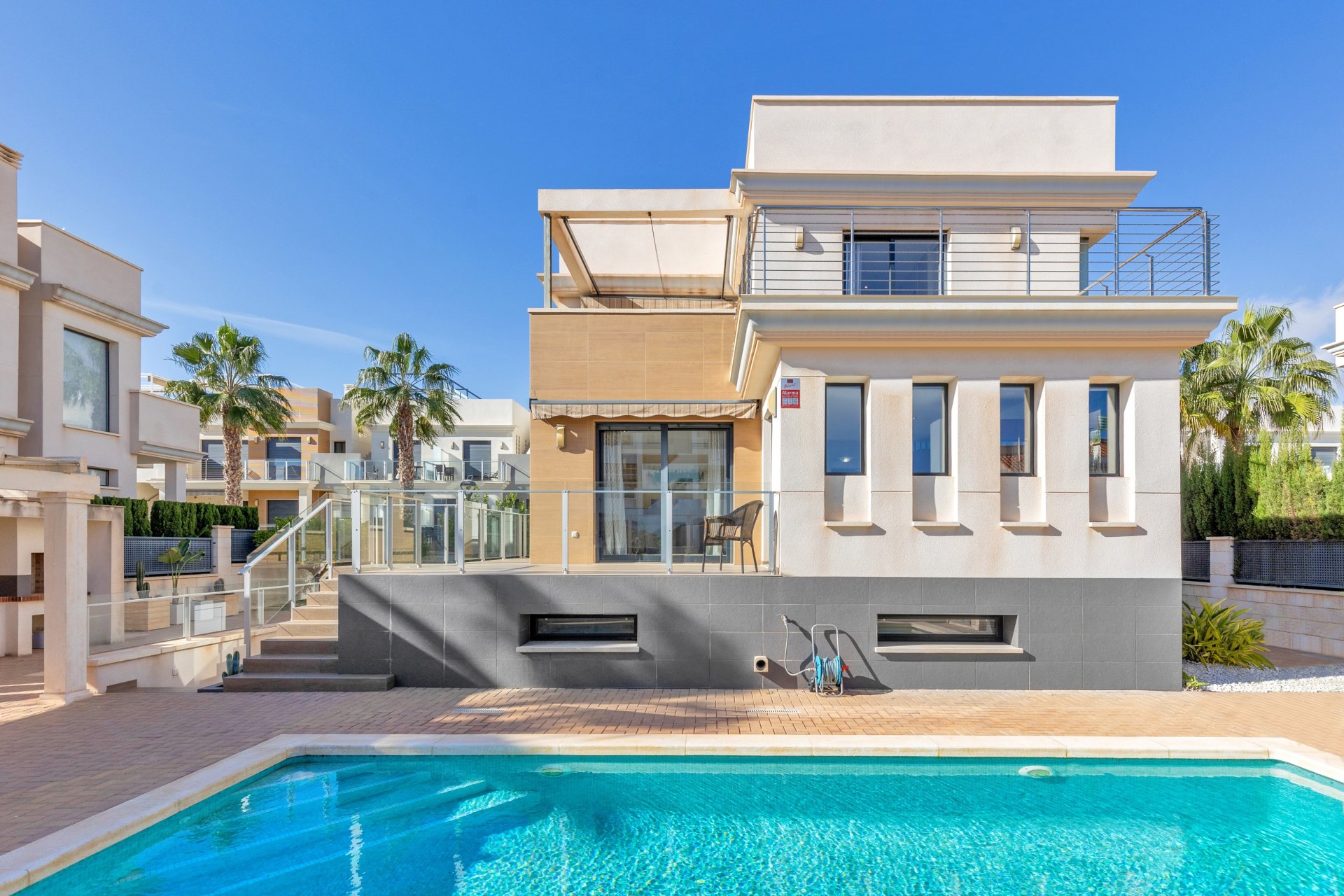 Herverkoop - Villa -
Orihuela Costa - Costa Blanca