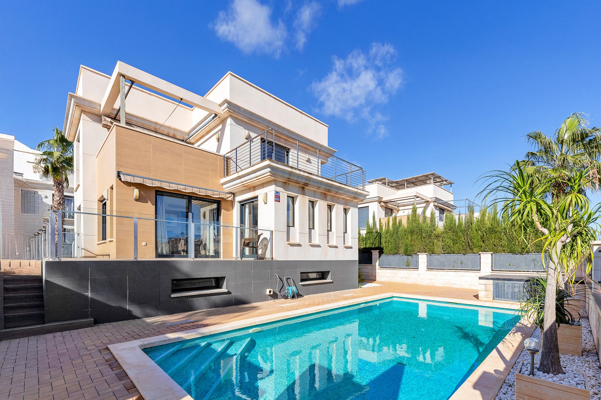 Herverkoop - Villa -
Orihuela Costa - Costa Blanca