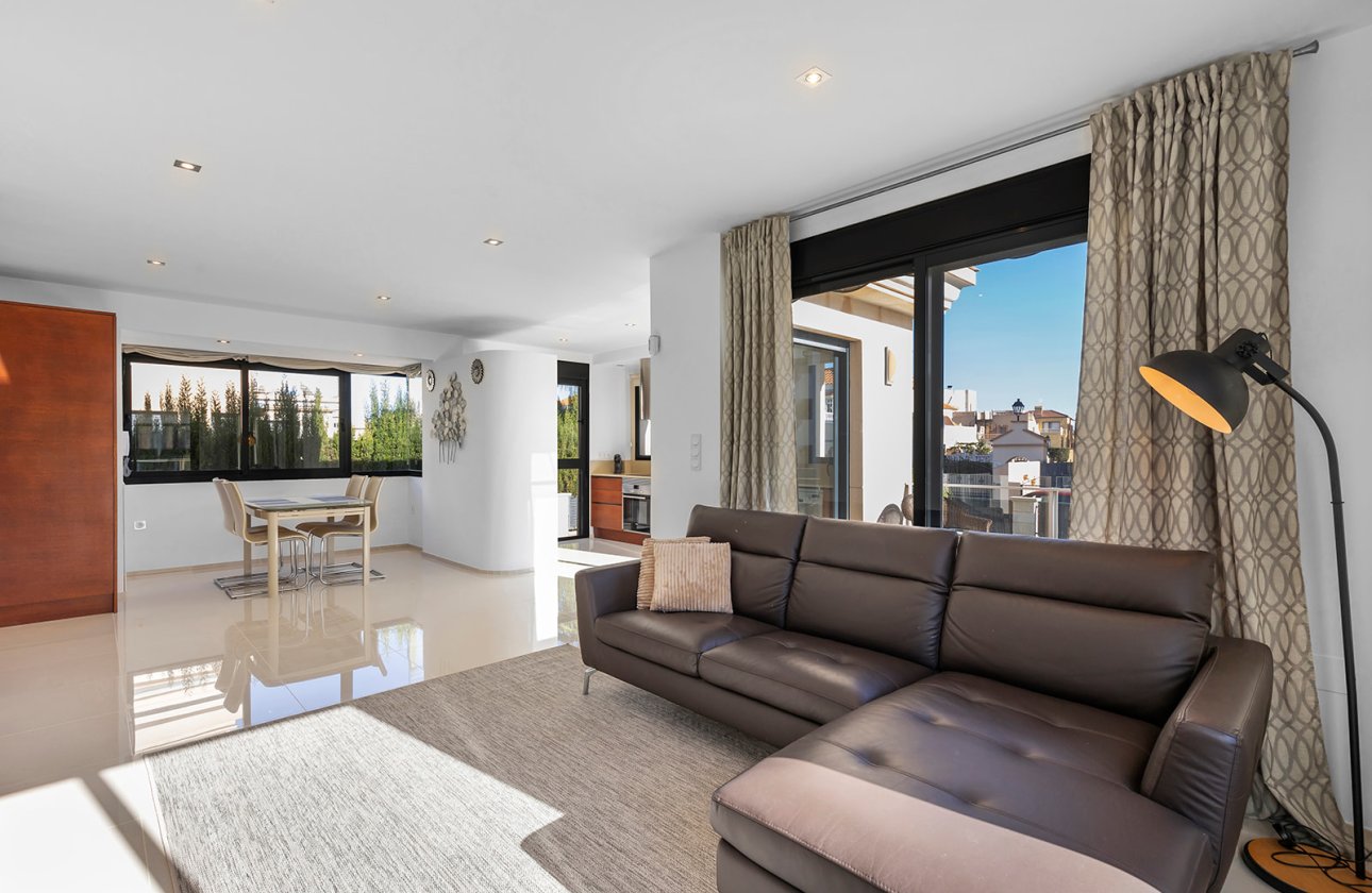 Herverkoop - Villa -
Orihuela Costa - Costa Blanca
