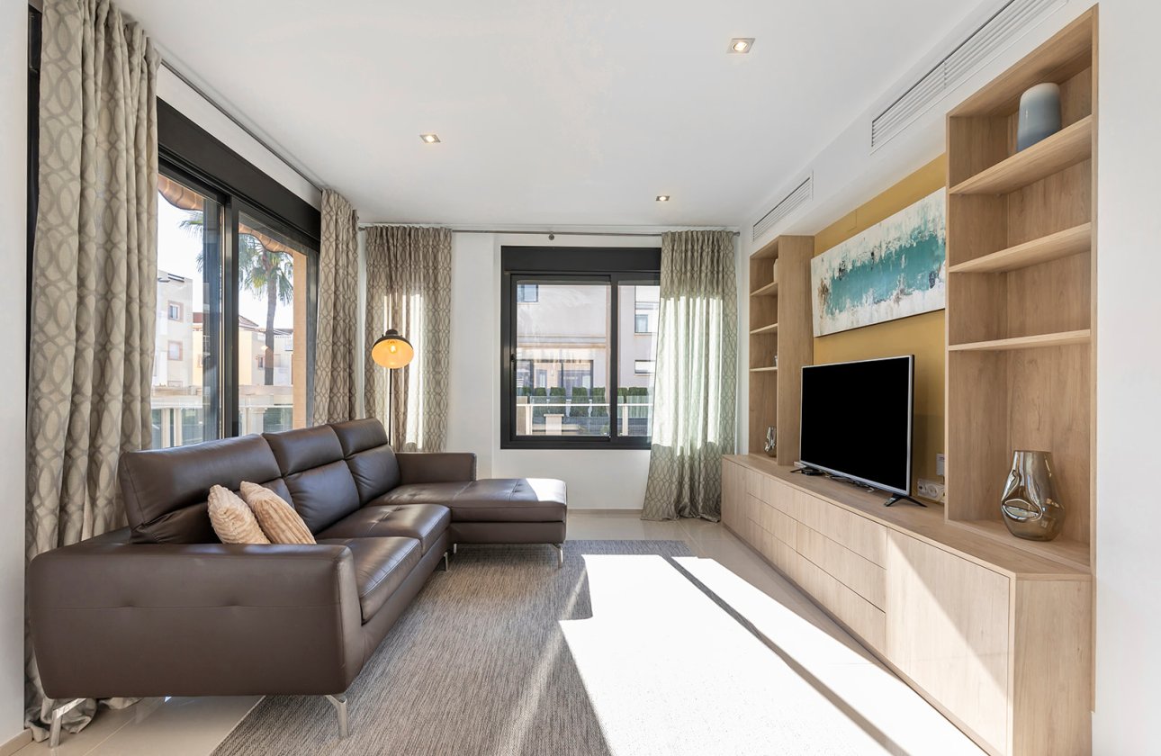 Herverkoop - Villa -
Orihuela Costa - Costa Blanca