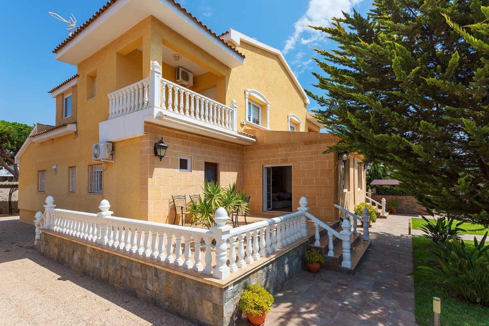 Herverkoop - Villa -
Orihuela Costa - Costa Blanca