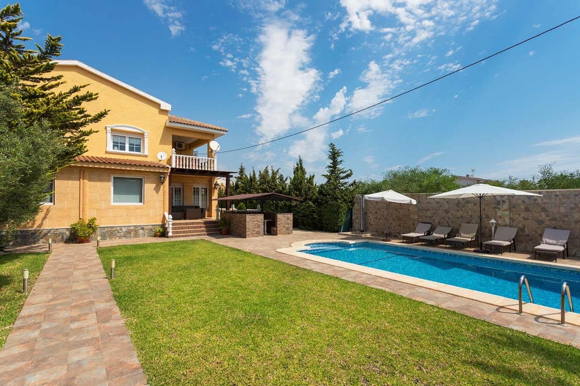 Herverkoop - Villa -
Orihuela Costa - Costa Blanca