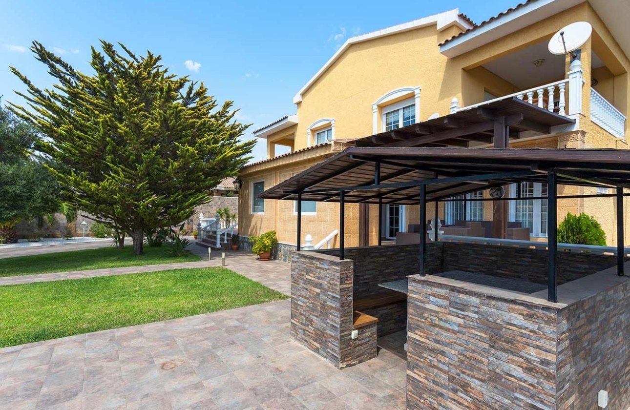 Herverkoop - Villa -
Orihuela Costa - Costa Blanca