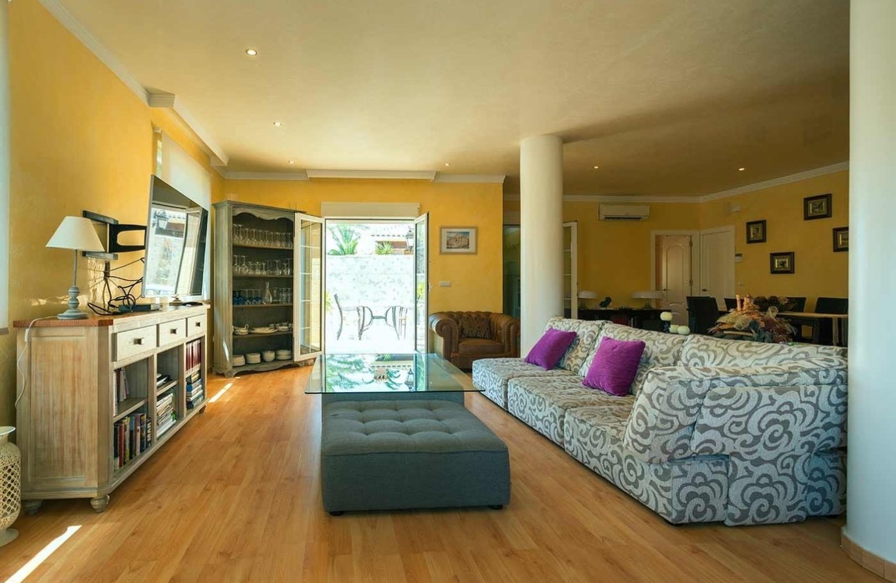 Herverkoop - Villa -
Orihuela Costa - Costa Blanca