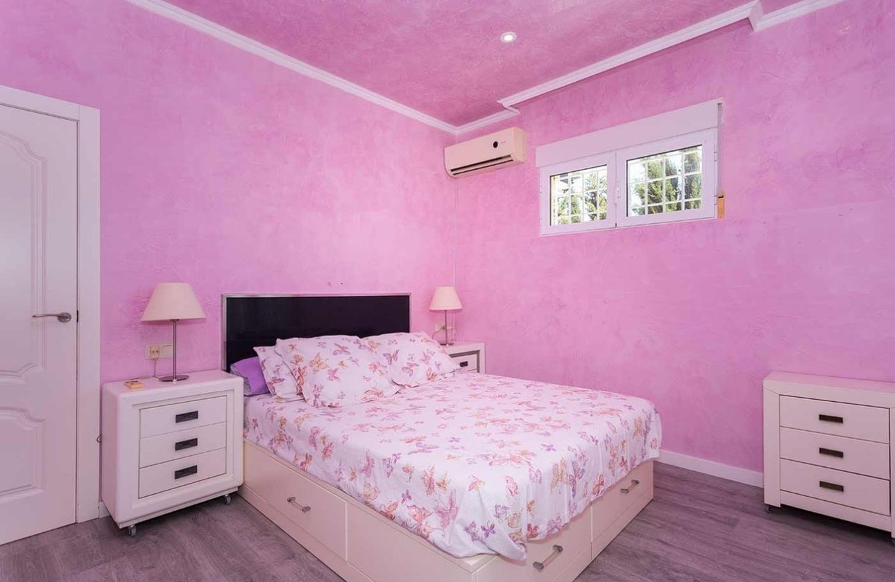 Herverkoop - Villa -
Orihuela Costa - Costa Blanca