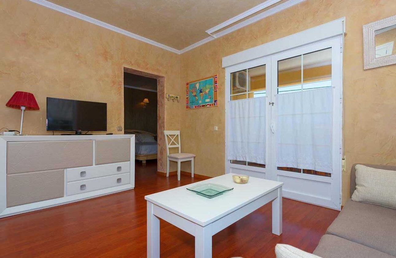Herverkoop - Villa -
Orihuela Costa - Costa Blanca
