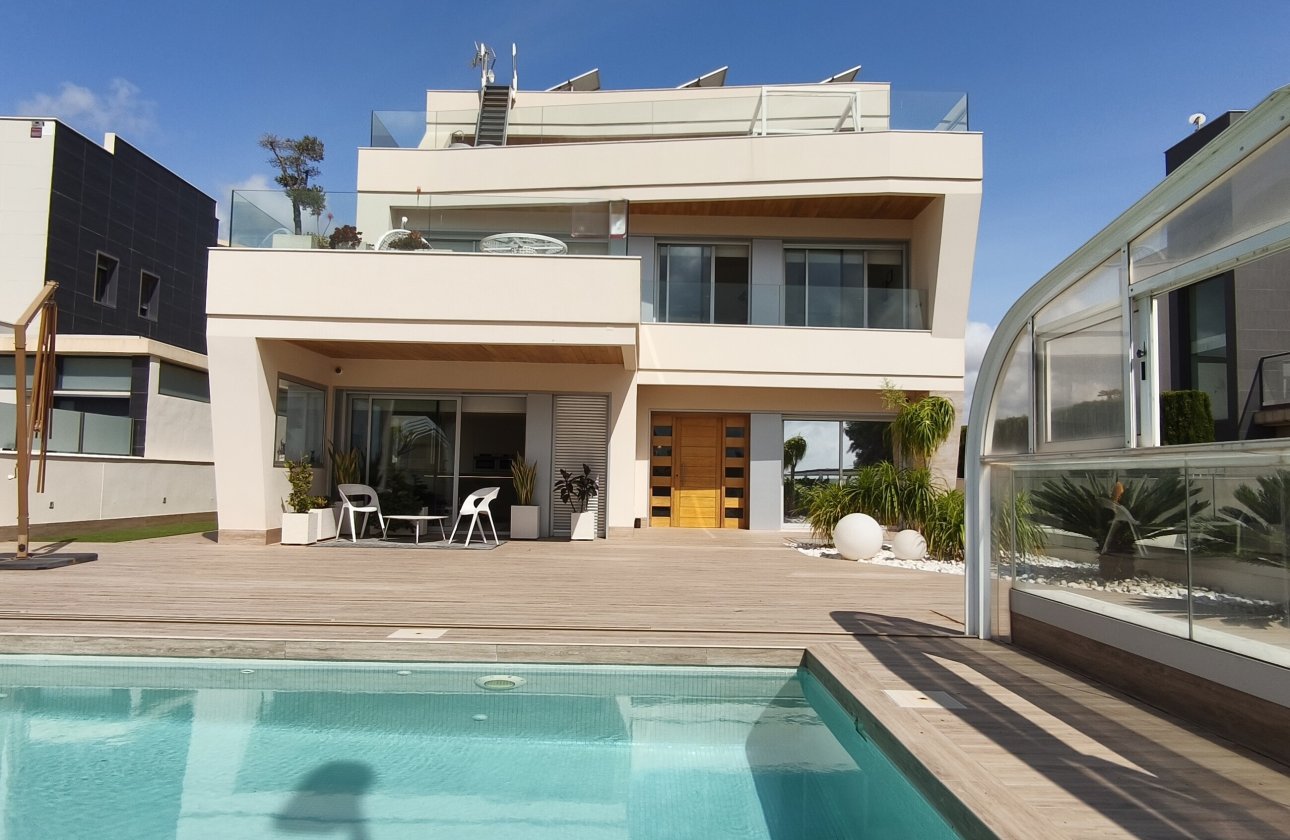 Herverkoop - Villa -
Orihuela Costa - Costa Blanca