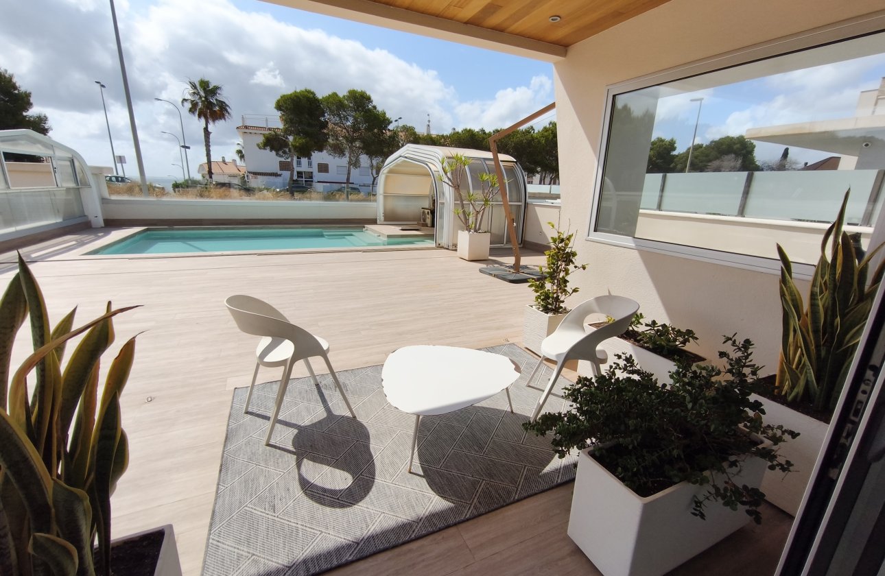 Herverkoop - Villa -
Orihuela Costa - Costa Blanca