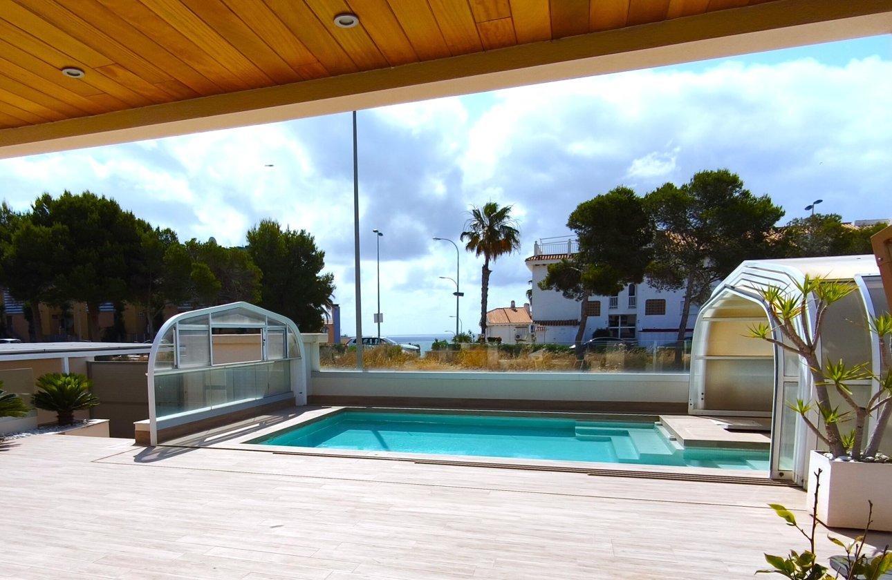 Herverkoop - Villa -
Orihuela Costa - Costa Blanca