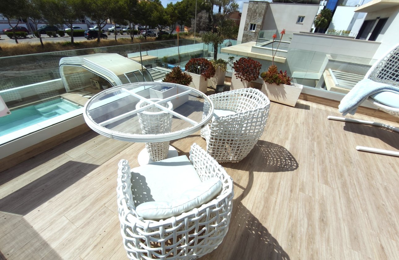 Herverkoop - Villa -
Orihuela Costa - Costa Blanca
