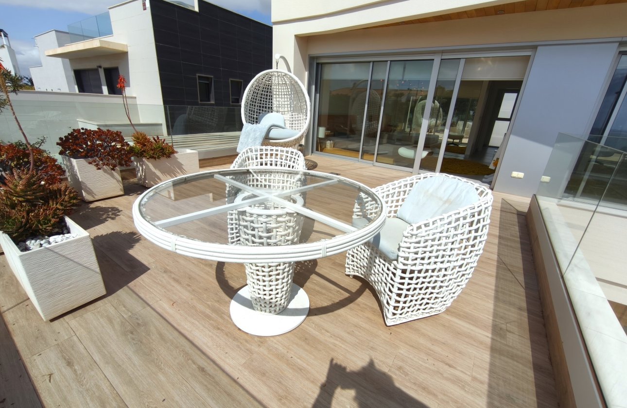 Herverkoop - Villa -
Orihuela Costa - Costa Blanca