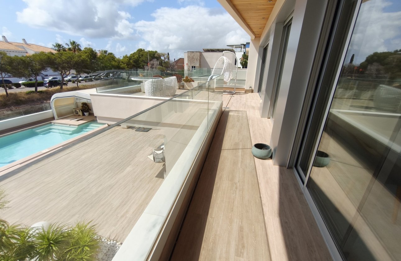 Herverkoop - Villa -
Orihuela Costa - Costa Blanca