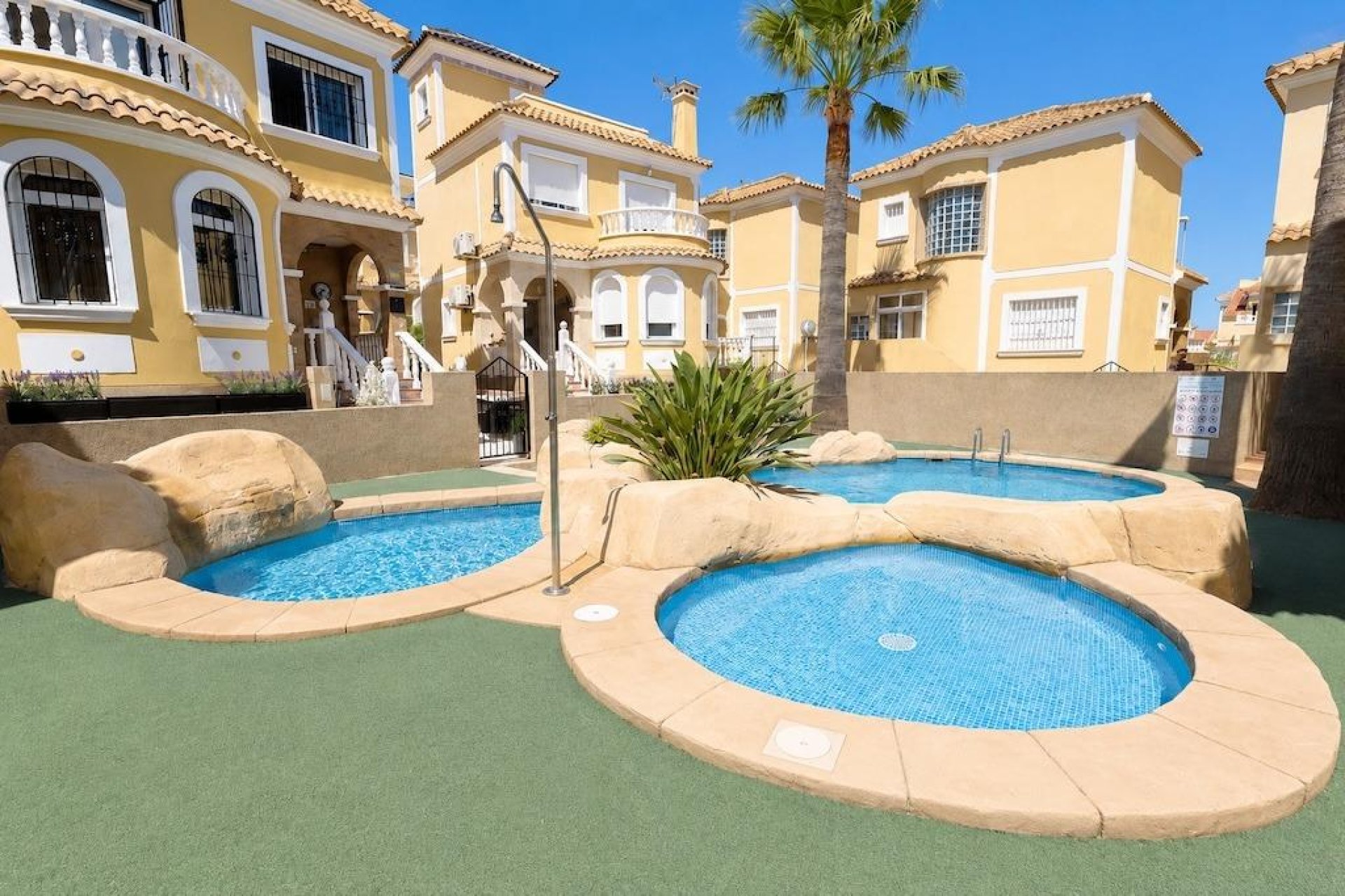 Herverkoop - Villa -
Orihuela Costa - Costa Blanca