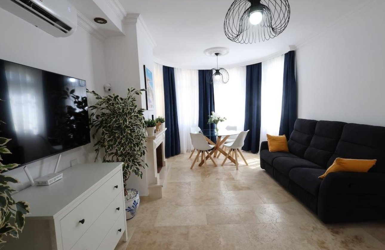 Herverkoop - Villa -
Orihuela Costa - Costa Blanca