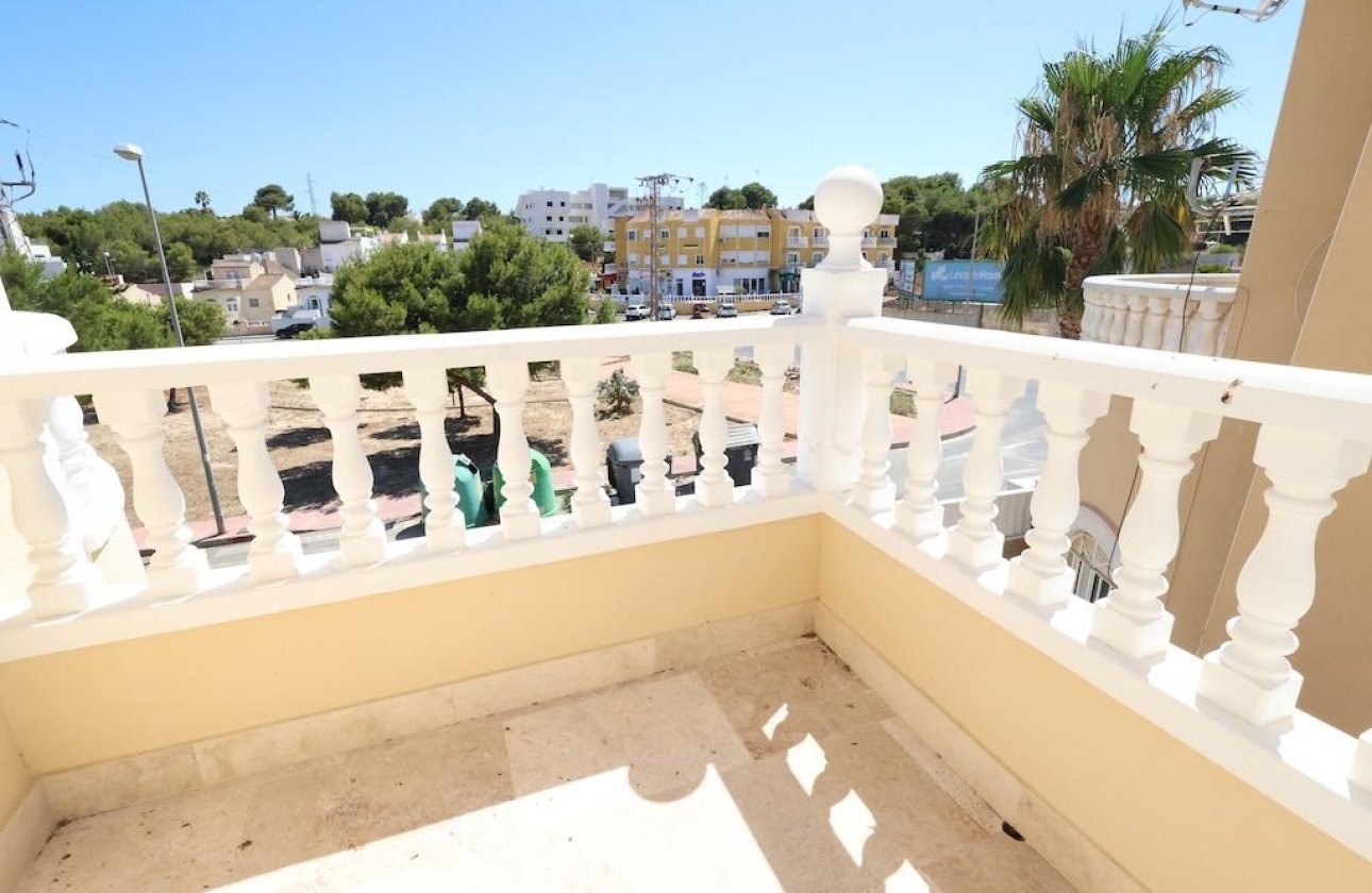 Herverkoop - Villa -
Orihuela Costa - Costa Blanca