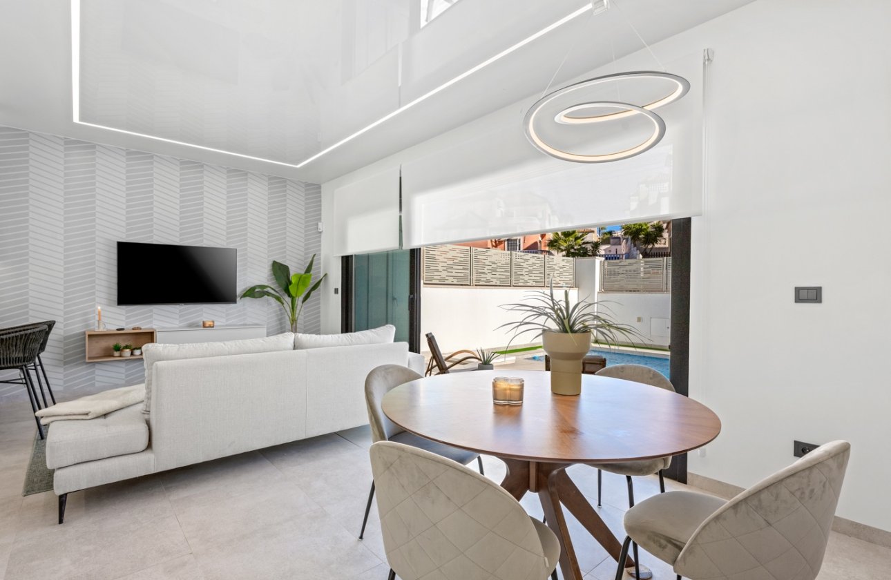 Herverkoop - Villa -
Orihuela Costa - Costa Blanca