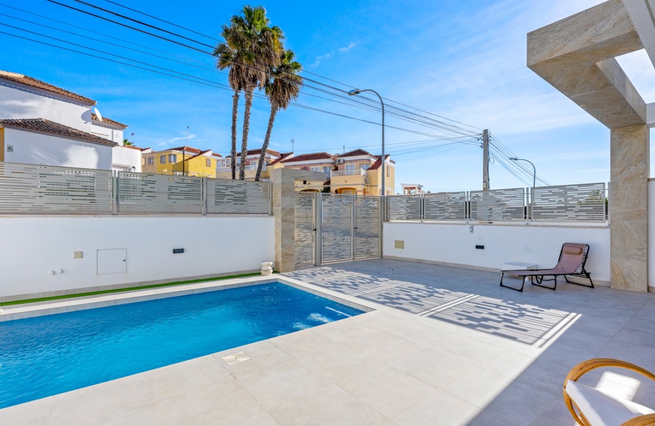 Herverkoop - Villa -
Orihuela Costa - Costa Blanca
