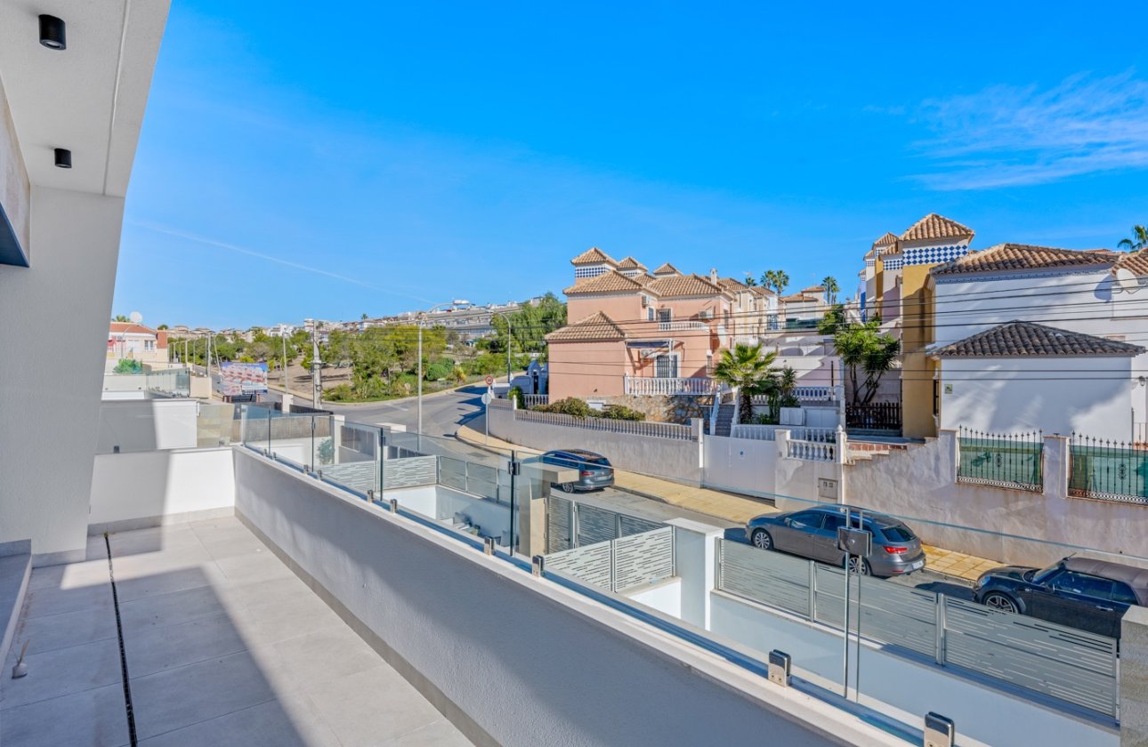 Herverkoop - Villa -
Orihuela Costa - Costa Blanca