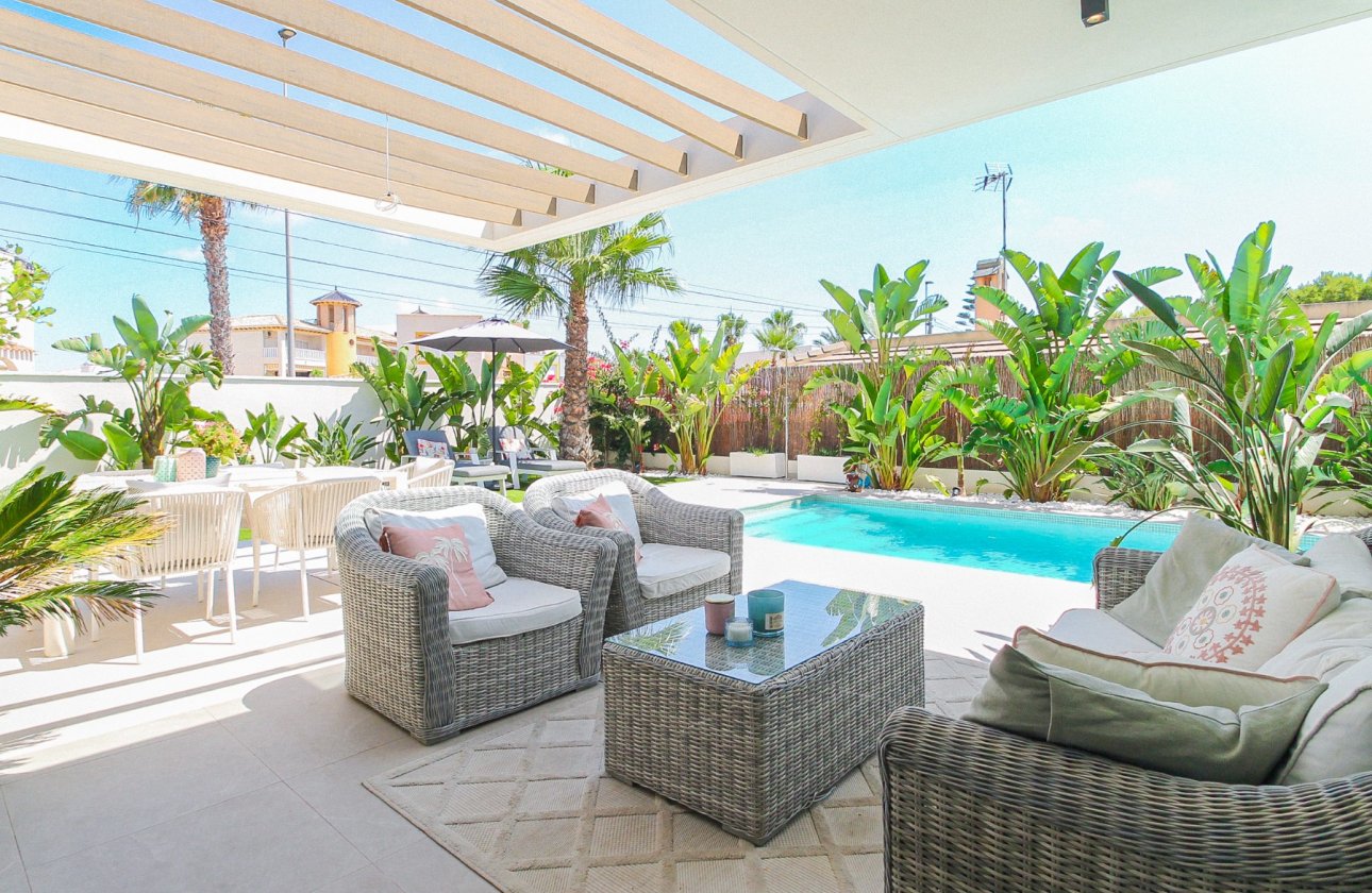 Herverkoop - Villa -
Orihuela Costa - Costa Blanca