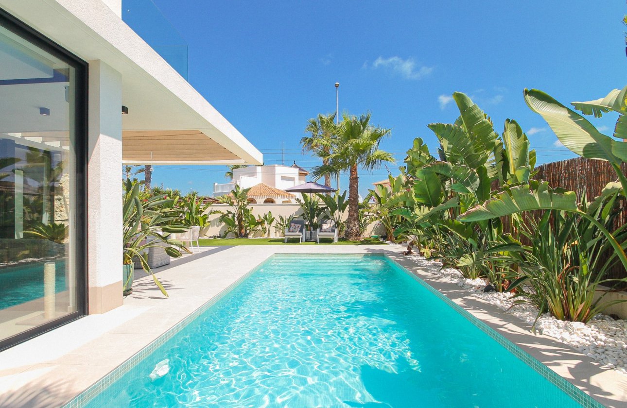 Herverkoop - Villa -
Orihuela Costa - Costa Blanca