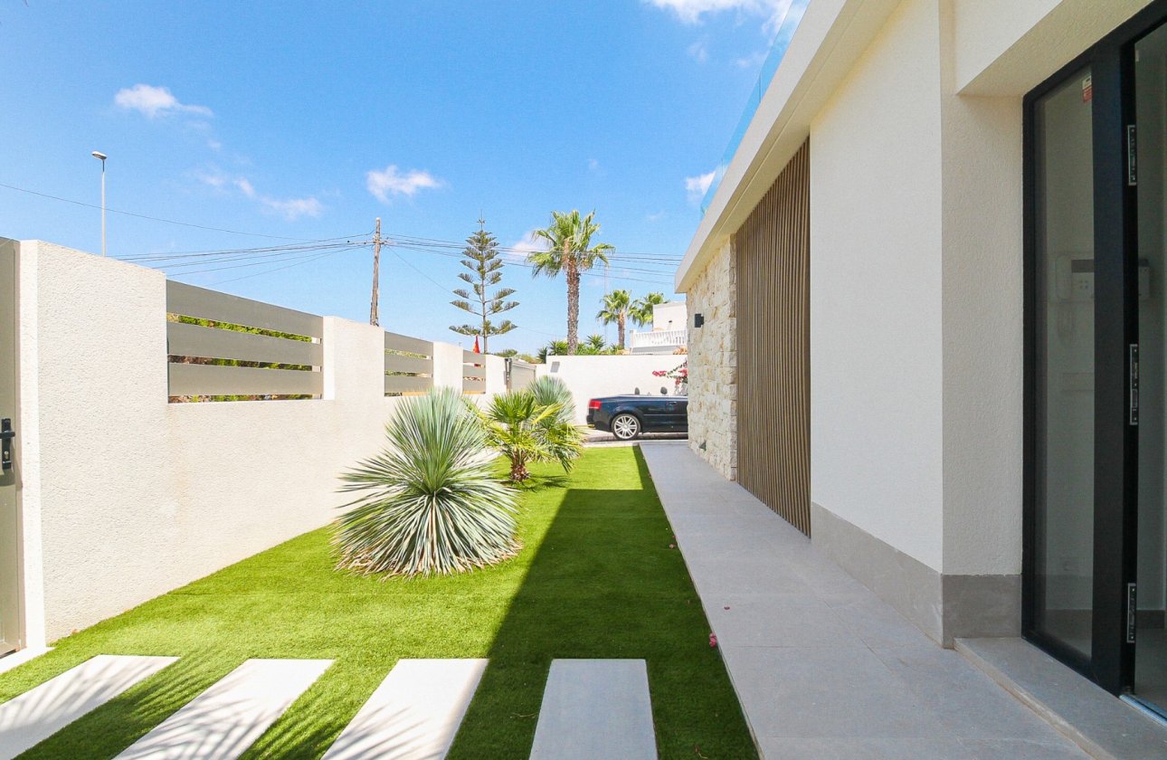 Herverkoop - Villa -
Orihuela Costa - Costa Blanca