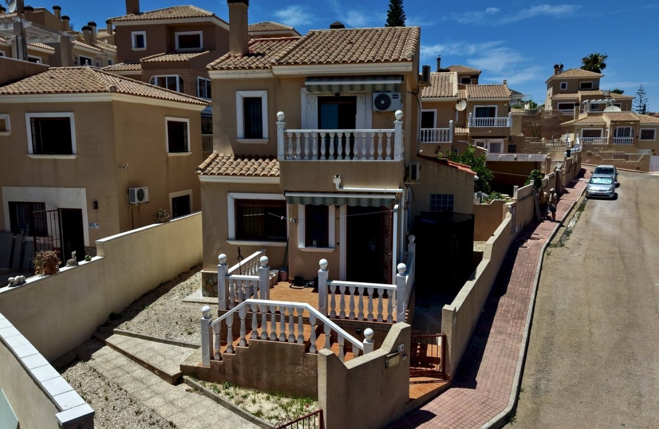 Herverkoop - Villa -
Orihuela Costa - Costa Blanca