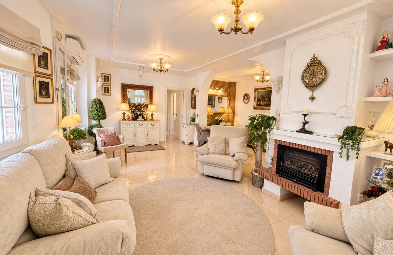 Herverkoop - Villa -
Orihuela Costa - Costa Blanca