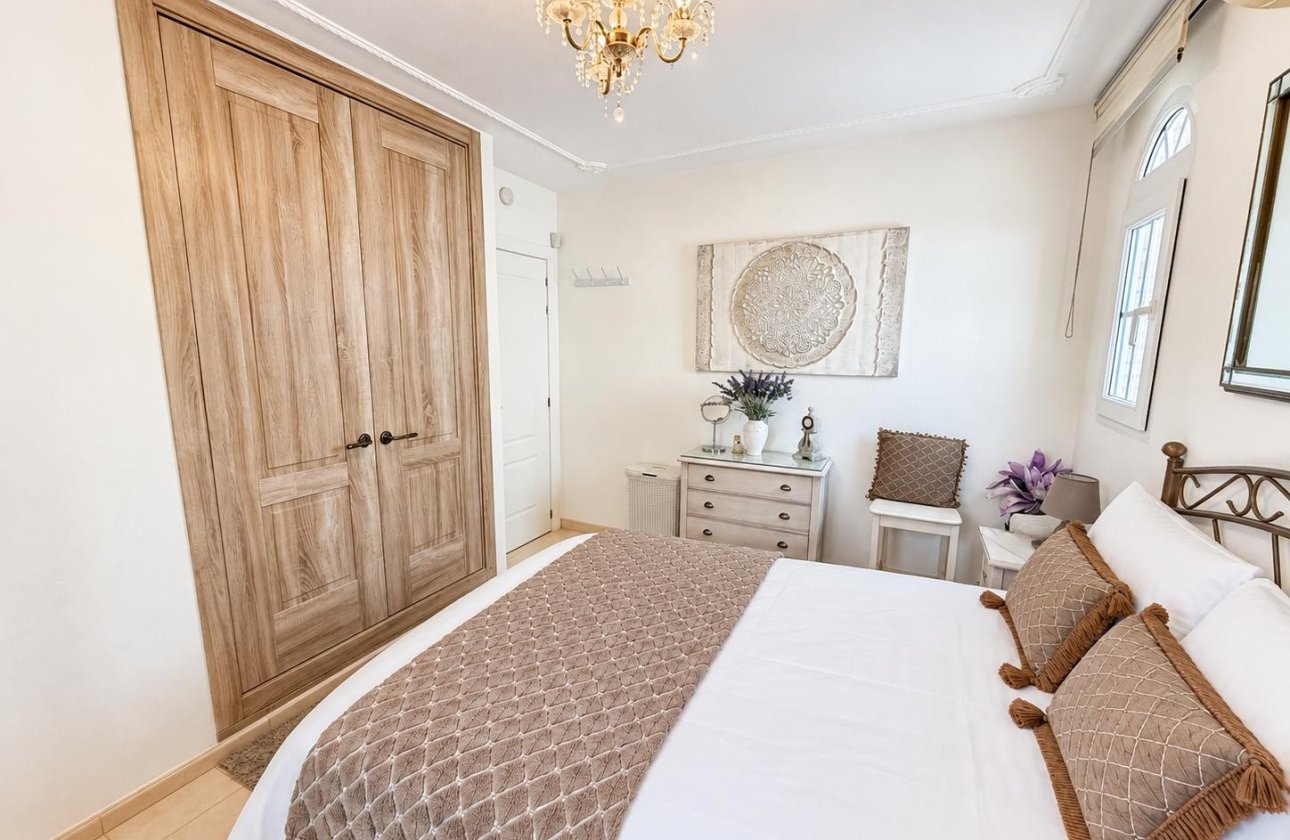 Herverkoop - Villa -
Orihuela Costa - Costa Blanca