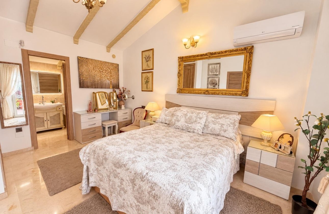 Herverkoop - Villa -
Orihuela Costa - Costa Blanca