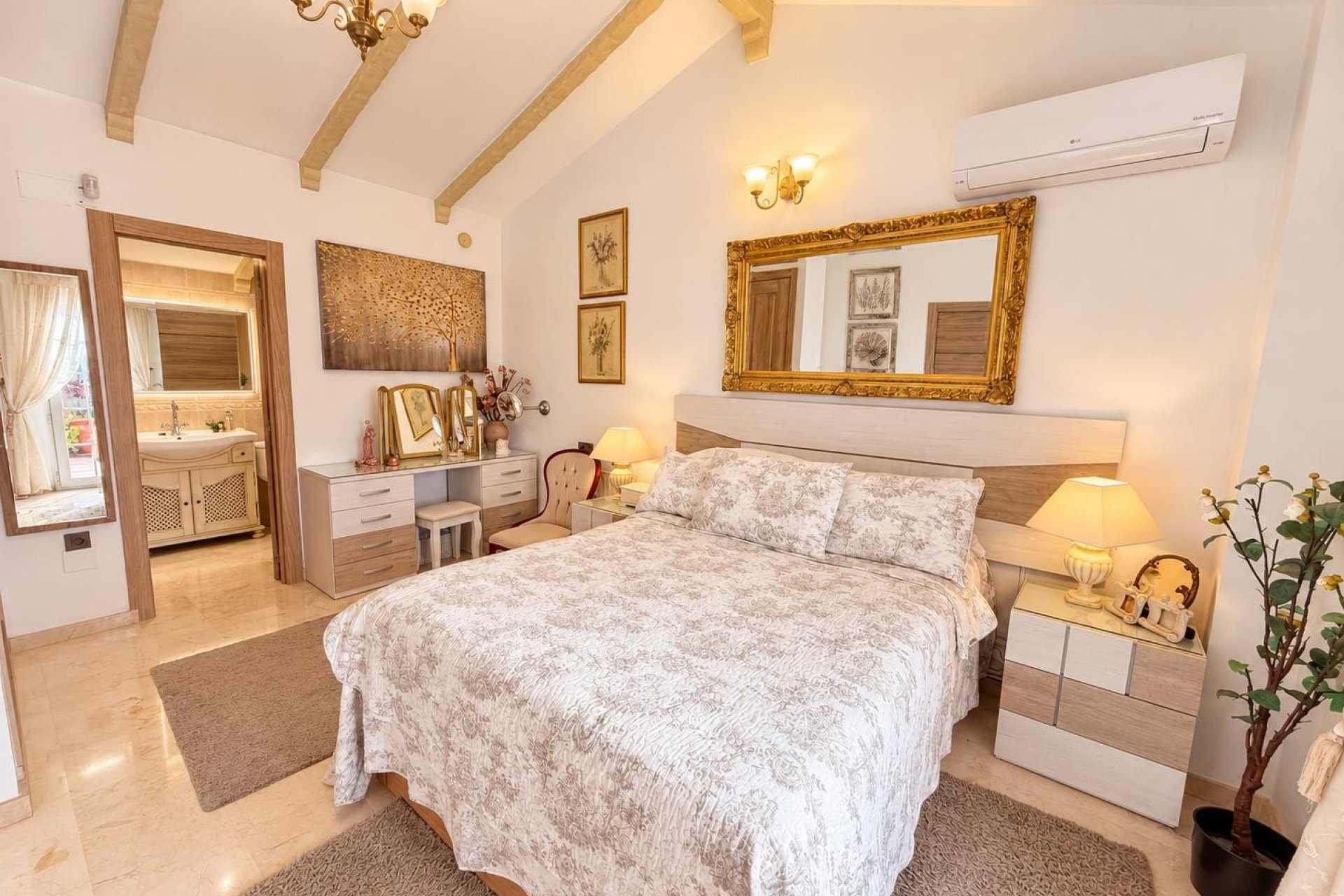 Herverkoop - Villa -
Orihuela Costa - Costa Blanca