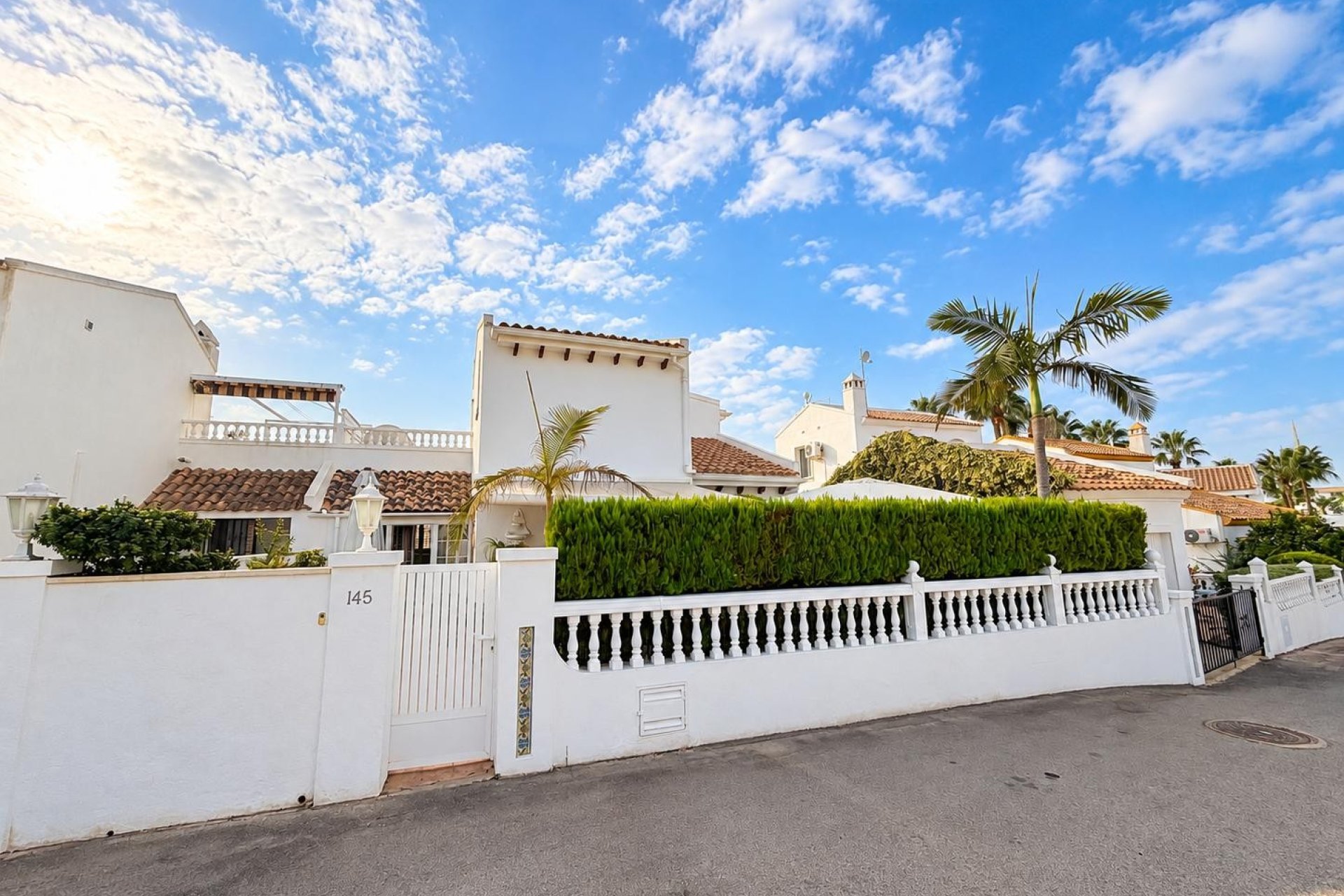 Herverkoop - Villa -
Orihuela Costa - Costa Blanca
