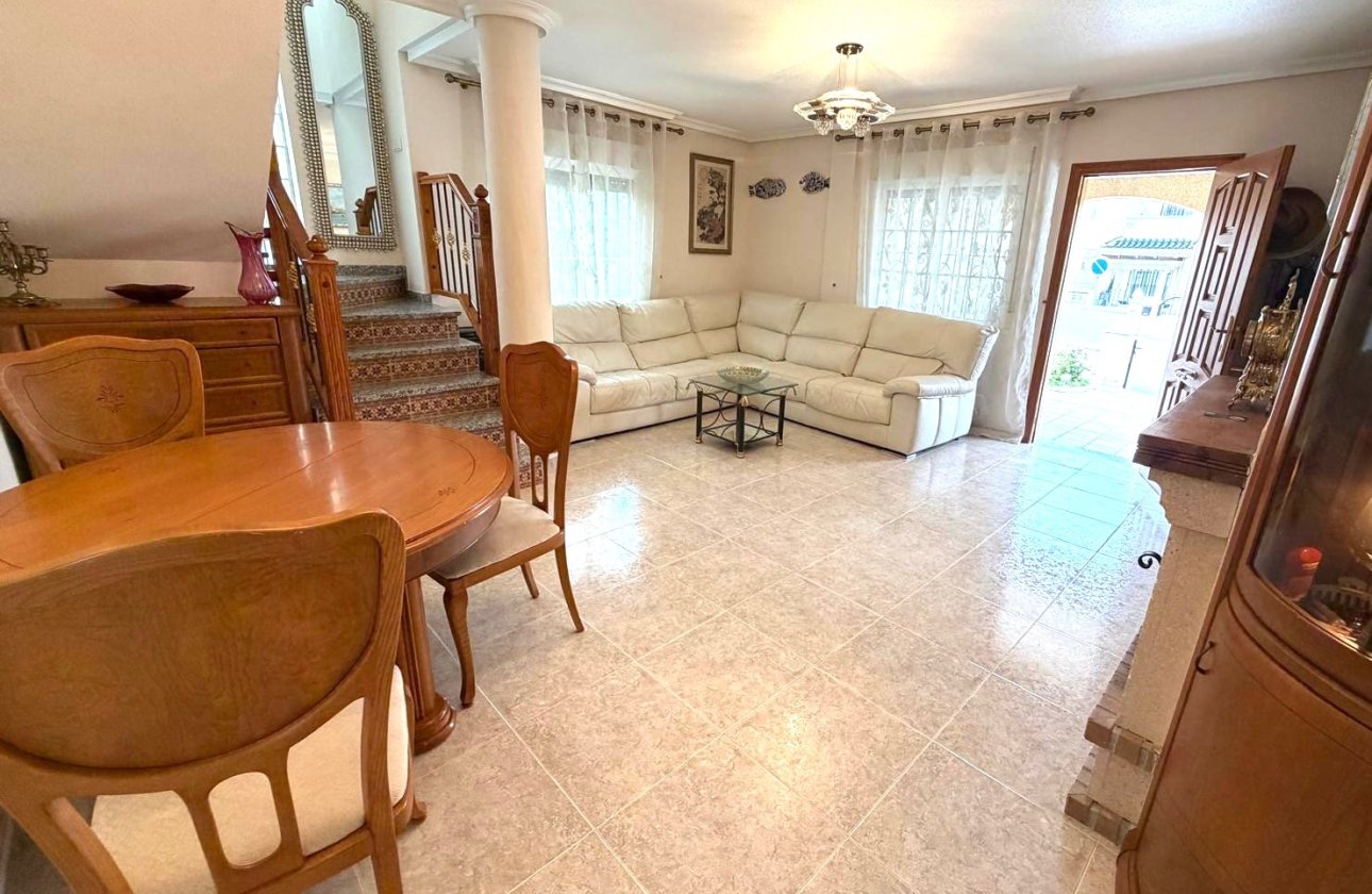 Herverkoop - Villa -
Orihuela Costa - Costa Blanca