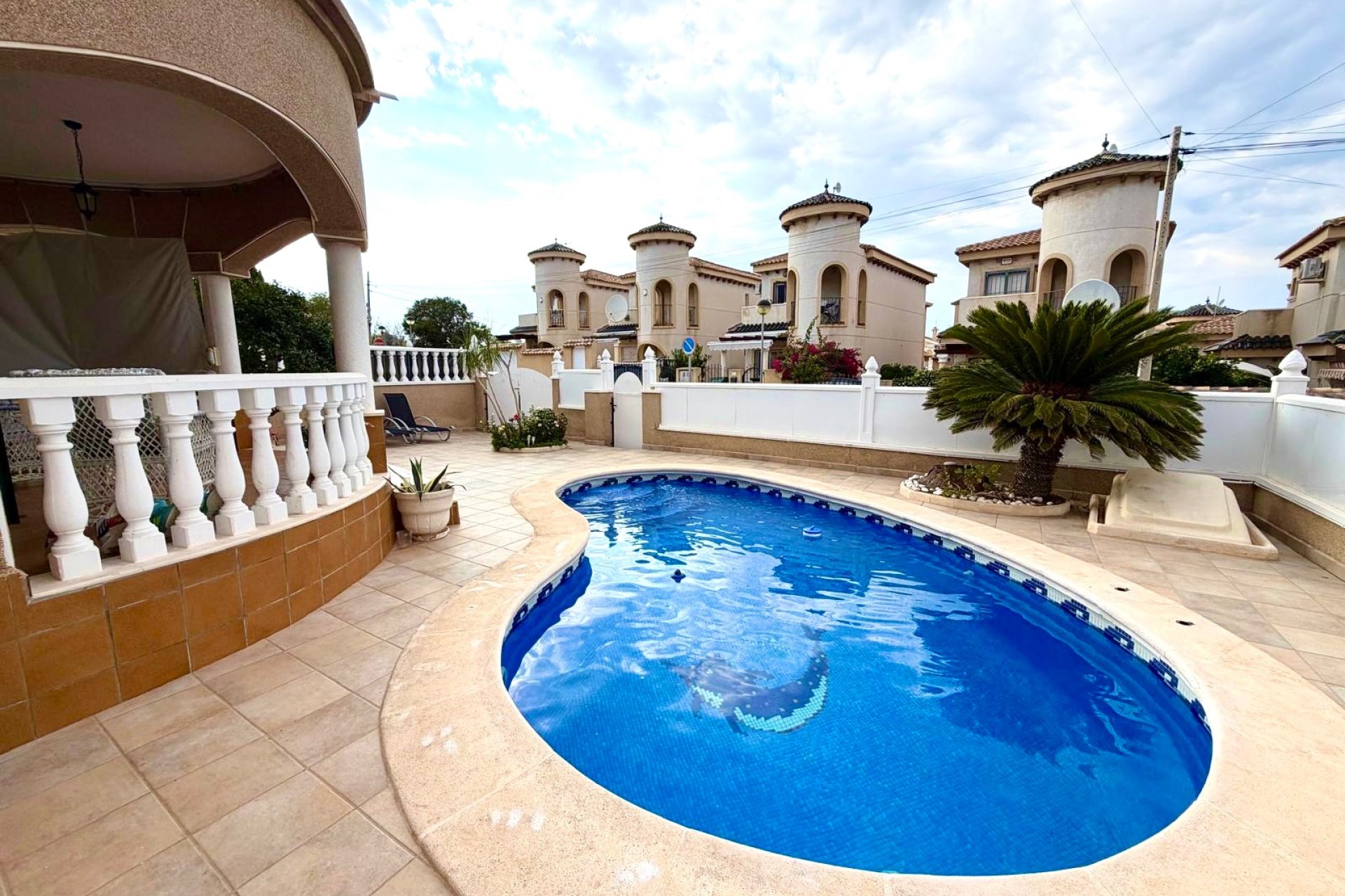 Herverkoop - Villa -
Orihuela Costa - Costa Blanca